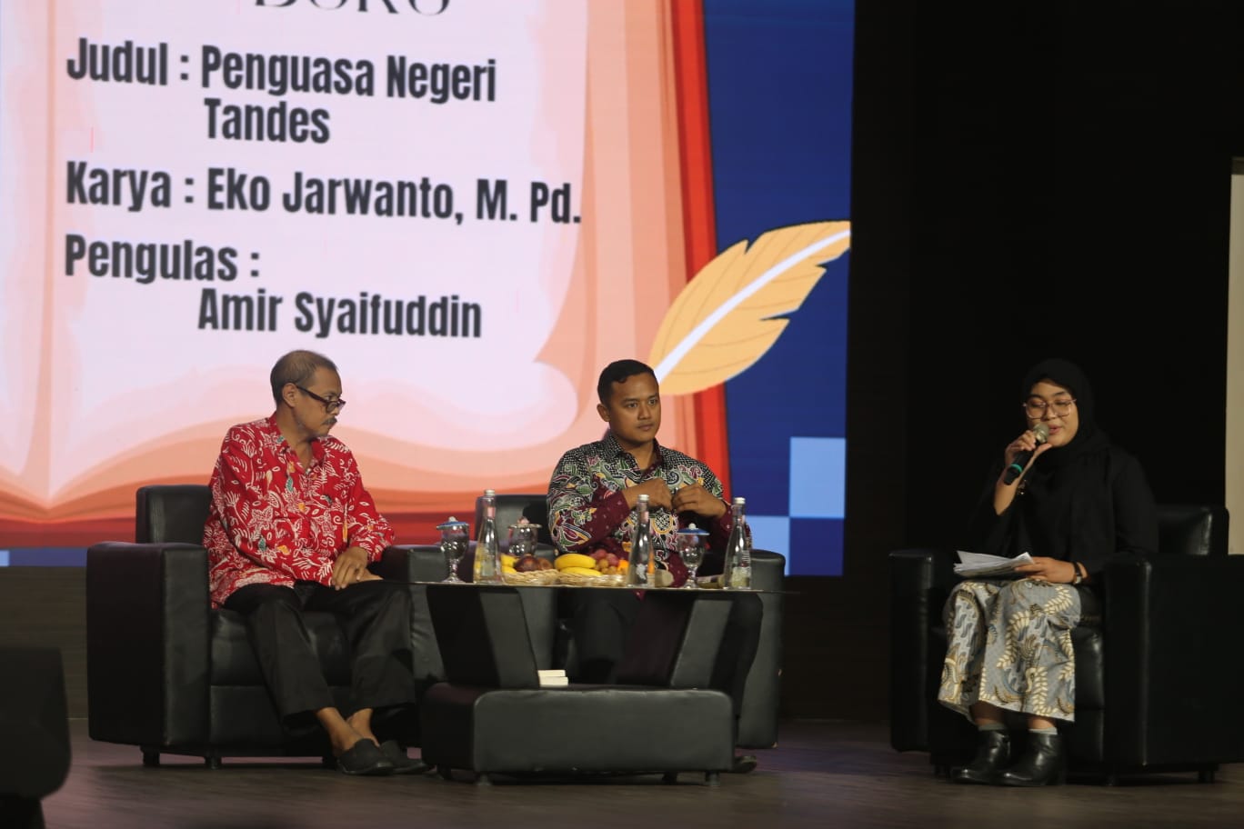 Bedah Buku Penguasa Negeri Tandhes